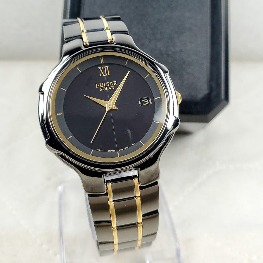 Pulsar by Seiko V145-0C00 Solar Black/gold Japan Men's Watch — Pre-Owned