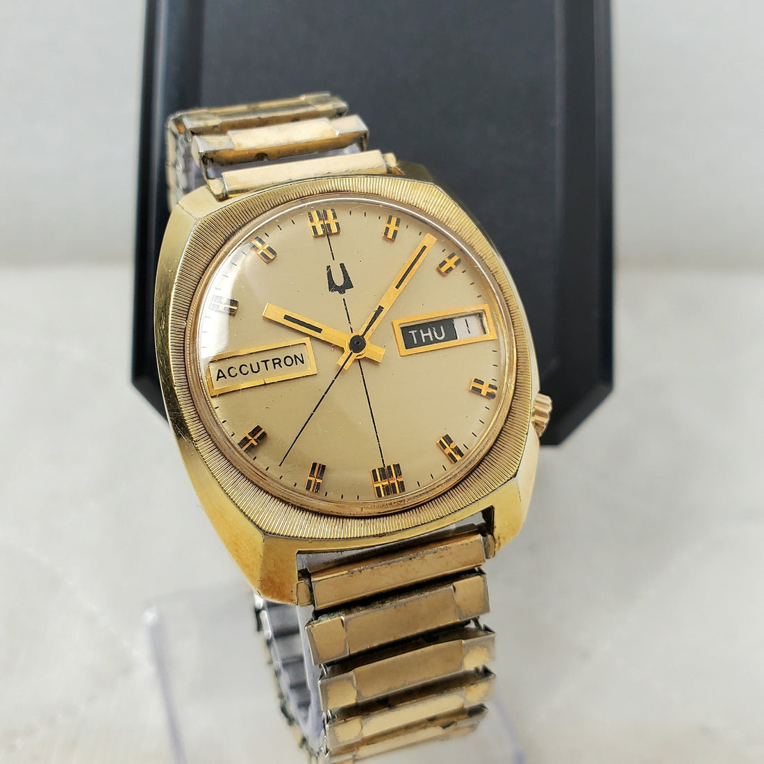 Bulova Accutron Tuning Fork Day/date Gold Tone Men's Watch — Pre-Owned