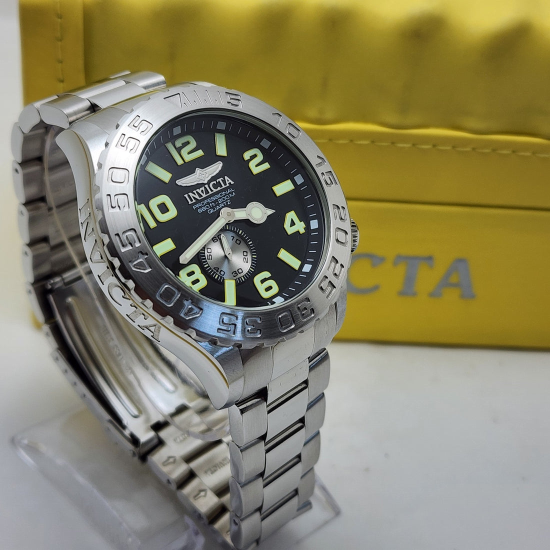 Invicta 5621 Ocean Team Collection Wakesetter Professional Diver 200M Mens Watch — Pre-Owned, photo 1