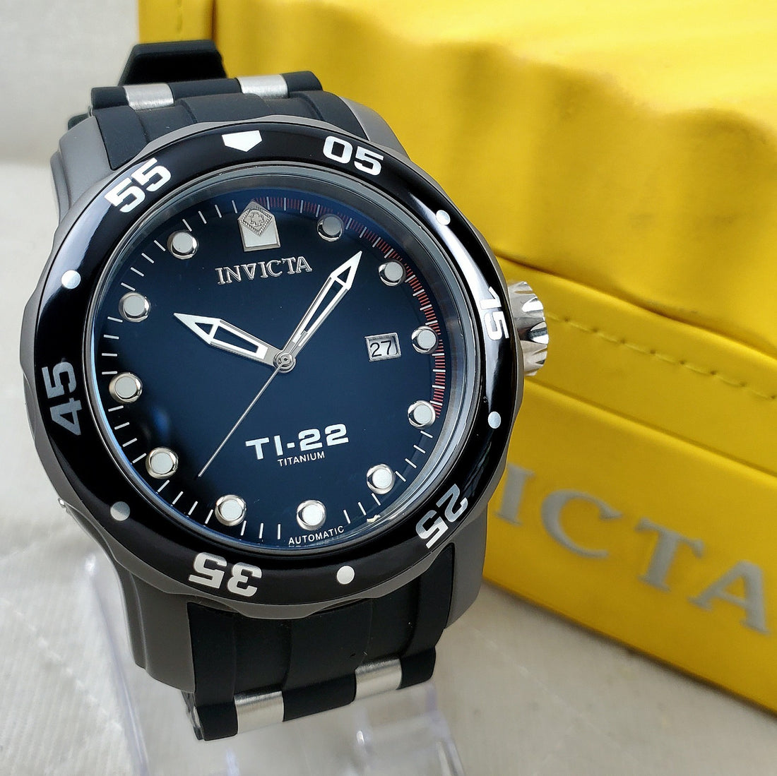 Invicta PRO Diver TI-22 Titanium Automatic WR 100M Black Men's Watch — Pre-Owned