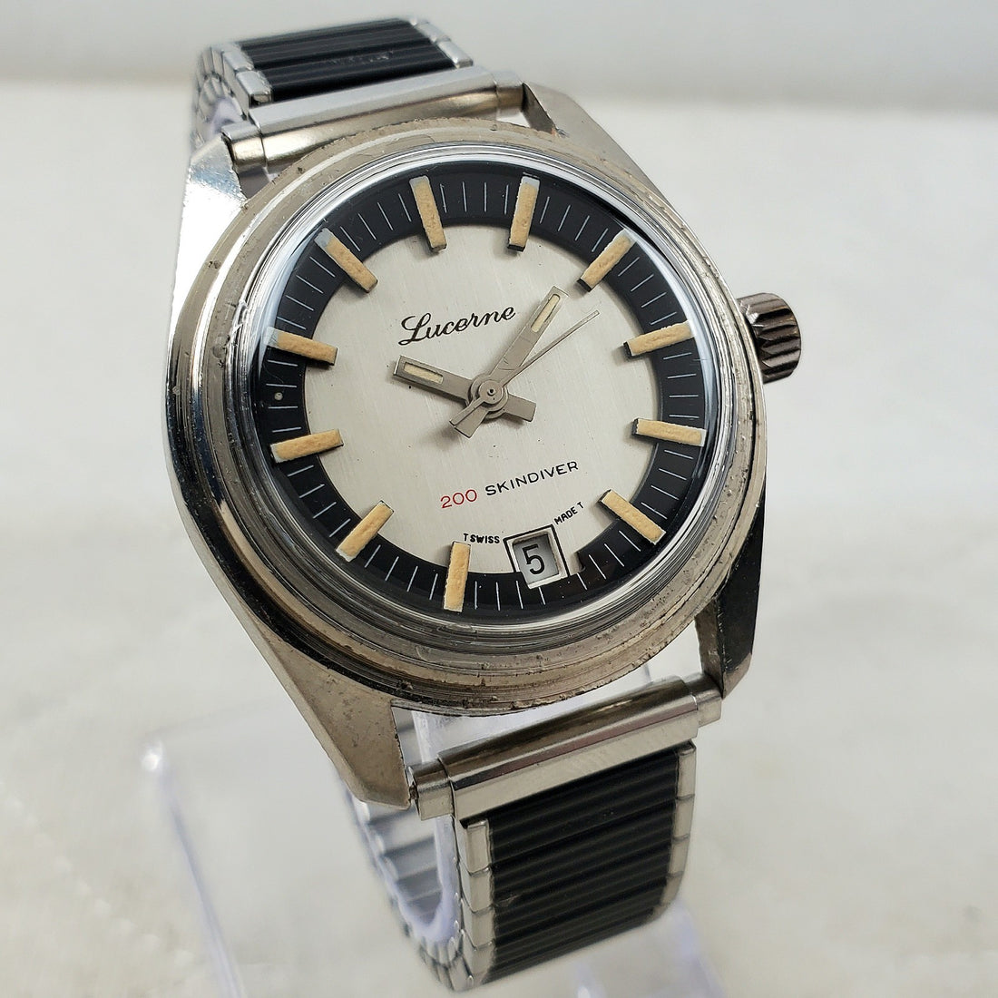 Lucerne 200 Skindiver Tuxedo 12623 Swiss Made Handwind Men's Watch — Pre-Owned