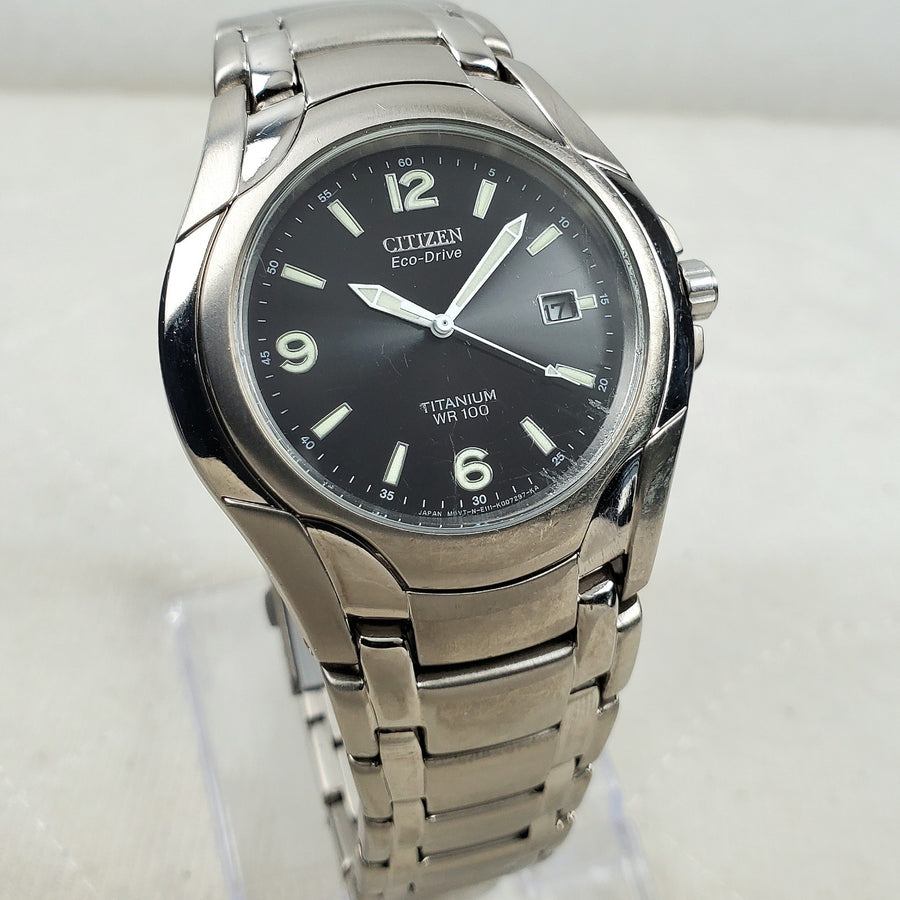 Citizen Eco-drive ALL Titanium E111-K006368 WR 100M Date 40MM Men's Watch — Pre-Owned