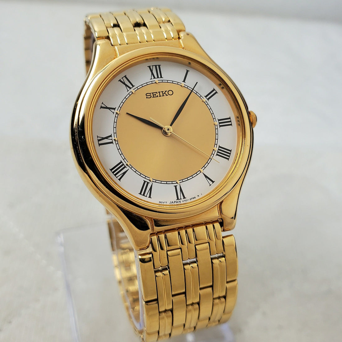 Seiko Quartz V701-1Y70 Roman Sector Japan Men's Watch — Pre-Owned, photo 1