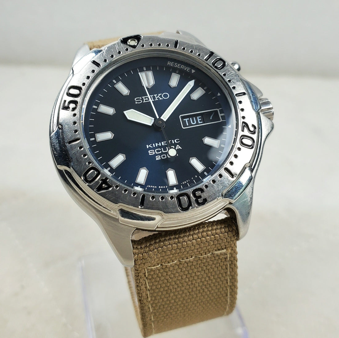 Seiko Kinetic Scuba 200M AIR Divers 5M43-0C30 Day/date Japan 40MM Men's Watch — Pre-Owned