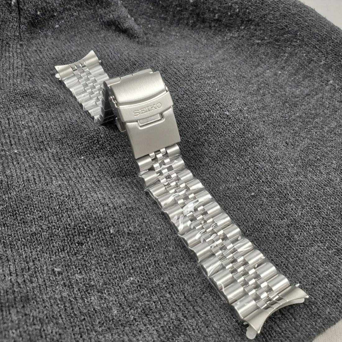 Stainless Steel Jubilee-Style Watch Band for Seiko, 22mm, Silver, with Logo — photo 1