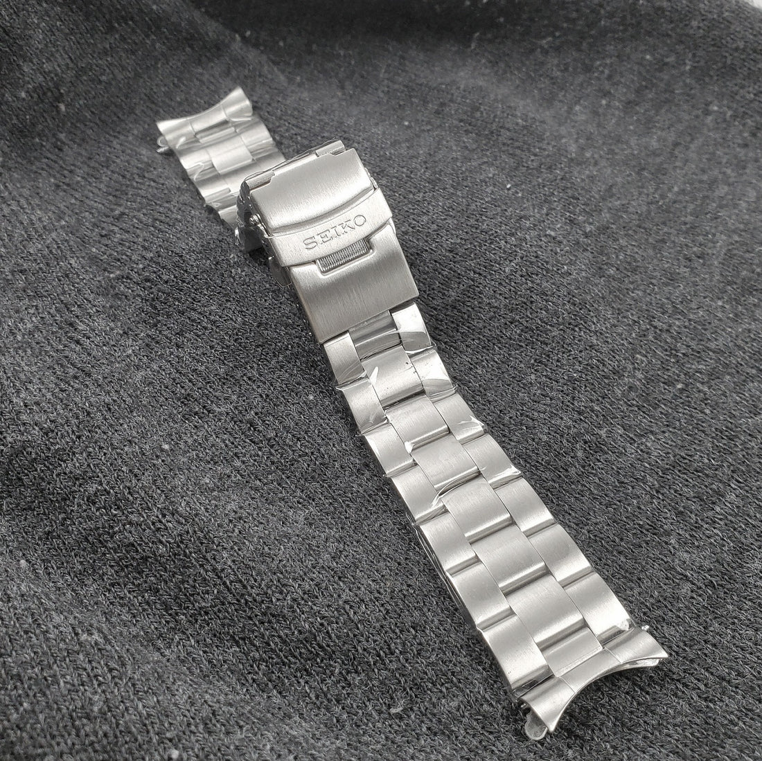 MILTAT Stainless Steel Watch Band for Seiko, 22mm, Silver, with Logo — photo 1