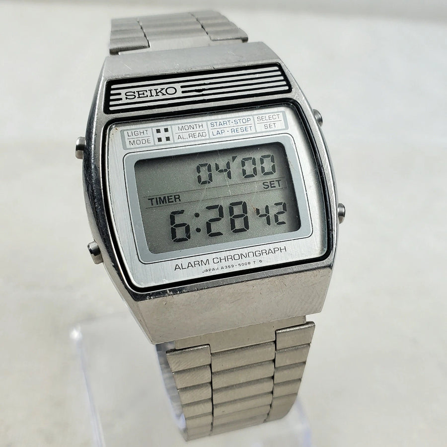 Seiko Digital A359-5010 Alarm Chronograph Japan 34MM Men's Watch — Pre-Owned