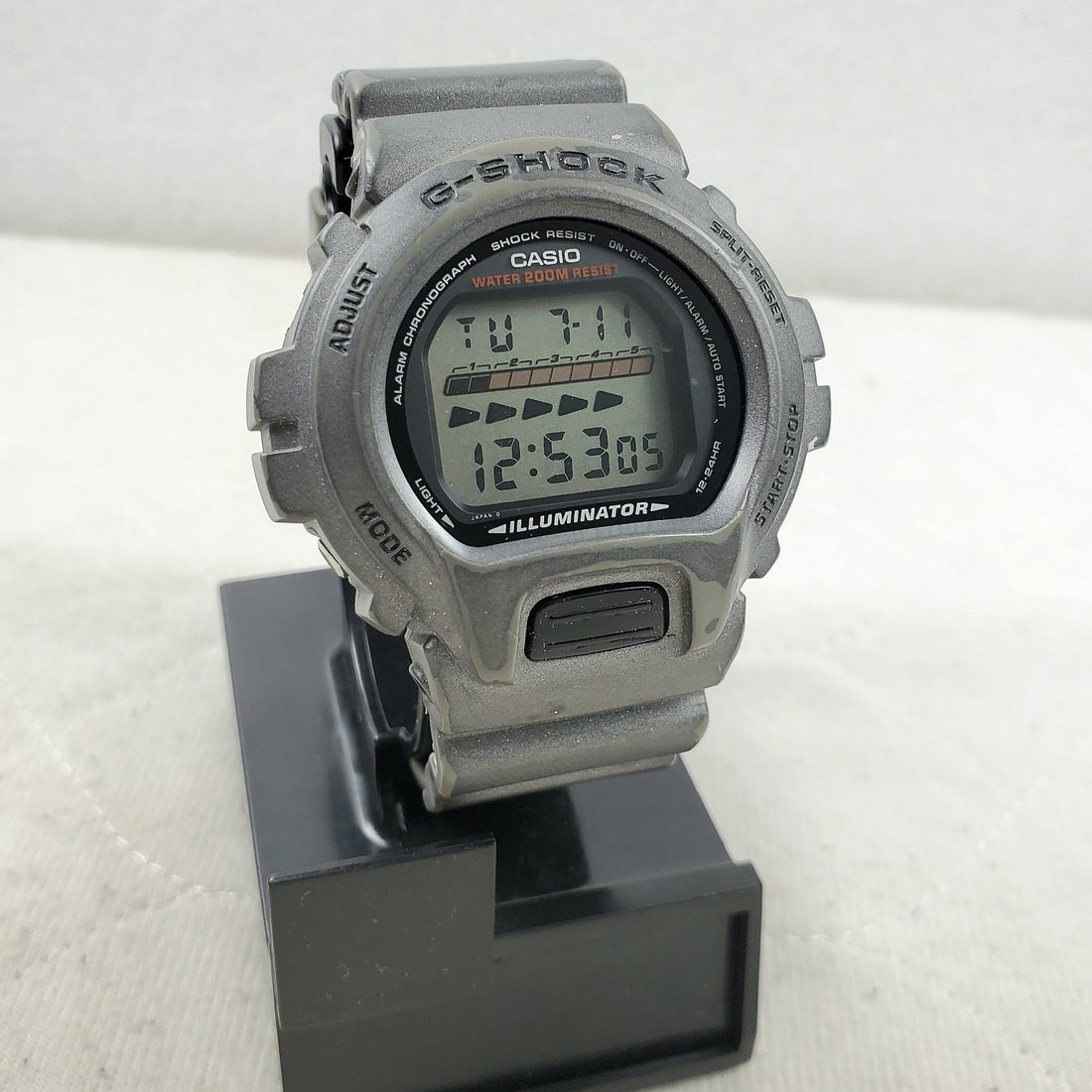 Casio G-shock DW-6600F Illuminator Digital Gray Alarm Chronograph Men's Watch — Pre-Owned