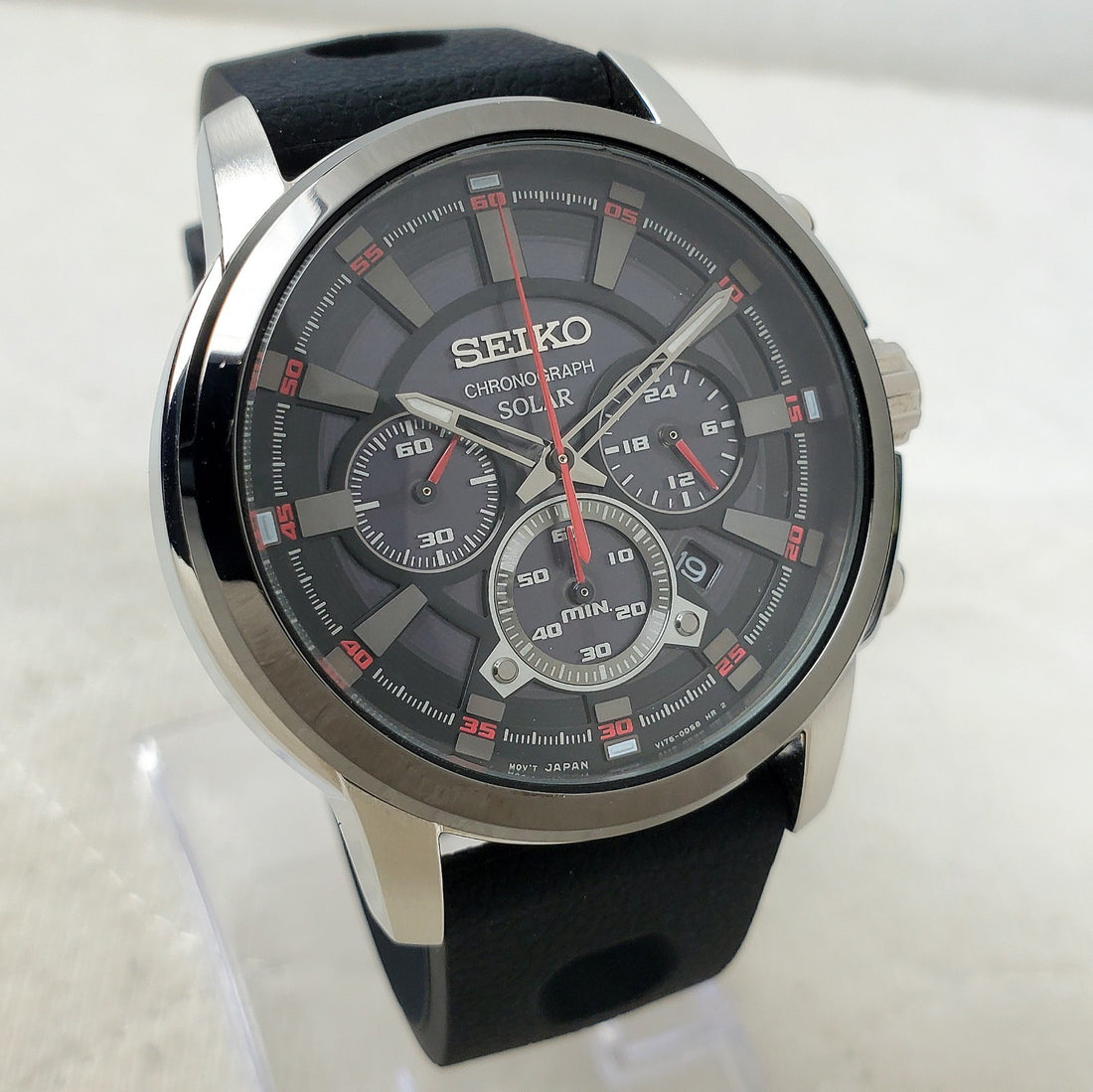 Seiko Solar Chronograph V175-0DE0 Japan Mov't Black 42MM Men's Watch — Pre-Owned