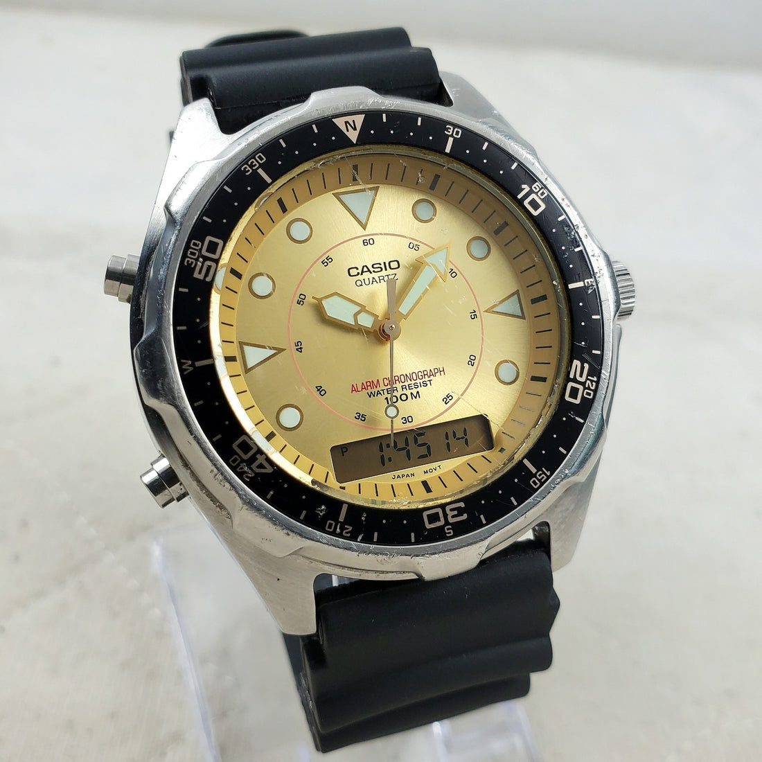 Casio AMW-320R Ana-digi Alarm Chronograph Gold/black Quartz Men's Watch — Pre-Owned