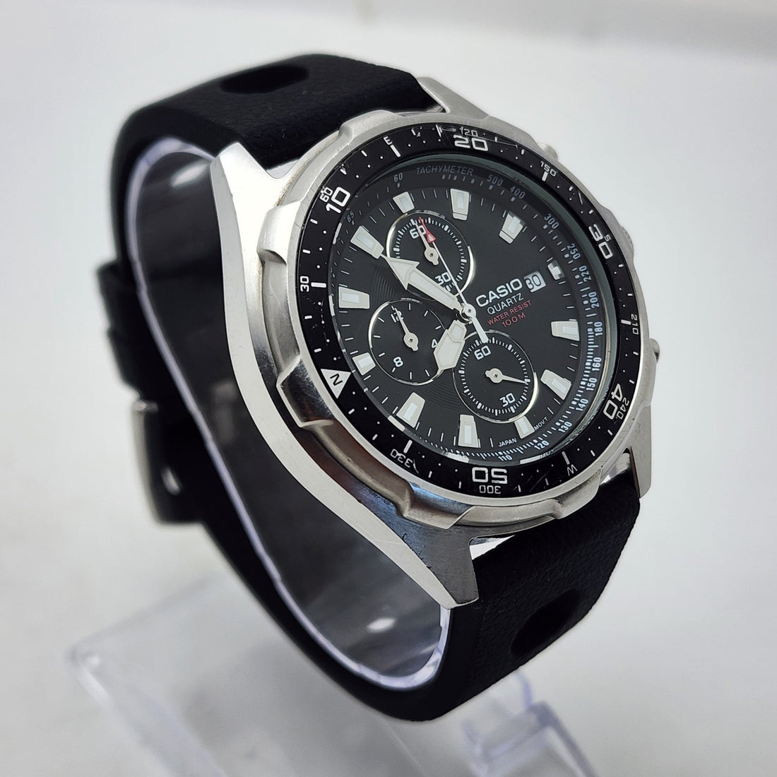 Casio AMW-330 [2328] Date Chronograph WR 100M Analog Men's Watch — Pre-Owned