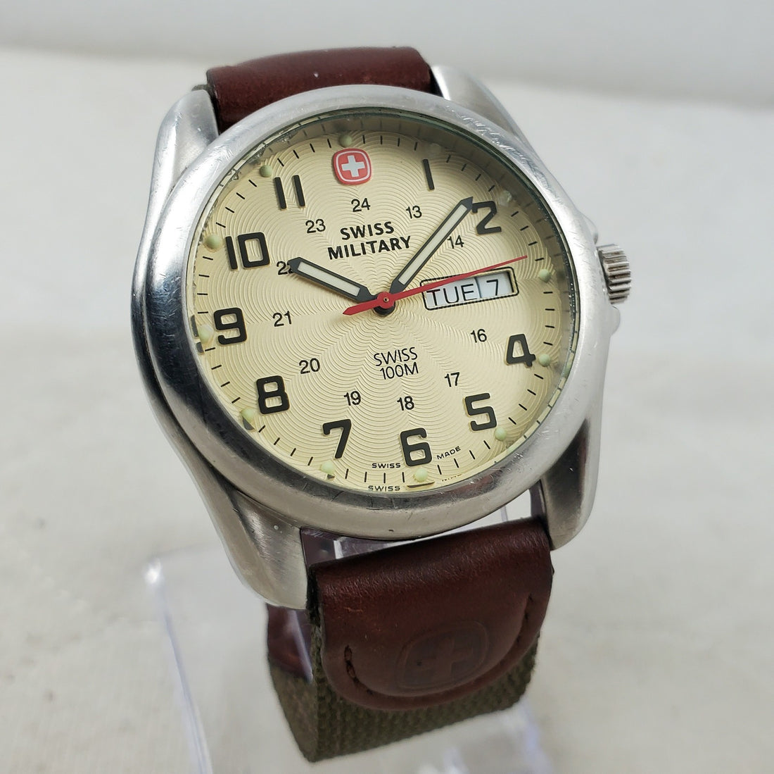 Wenger Swiss Military 096.1009 Day/date Quartz 24-HOUR Field Men's Watch — Pre-Owned