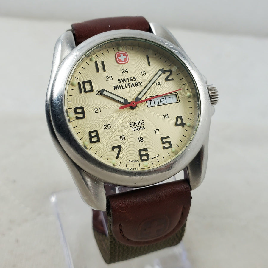Wenger Swiss Military 096.1009 Day/date Quartz 24-HOUR Field Men's Watch — Pre-Owned