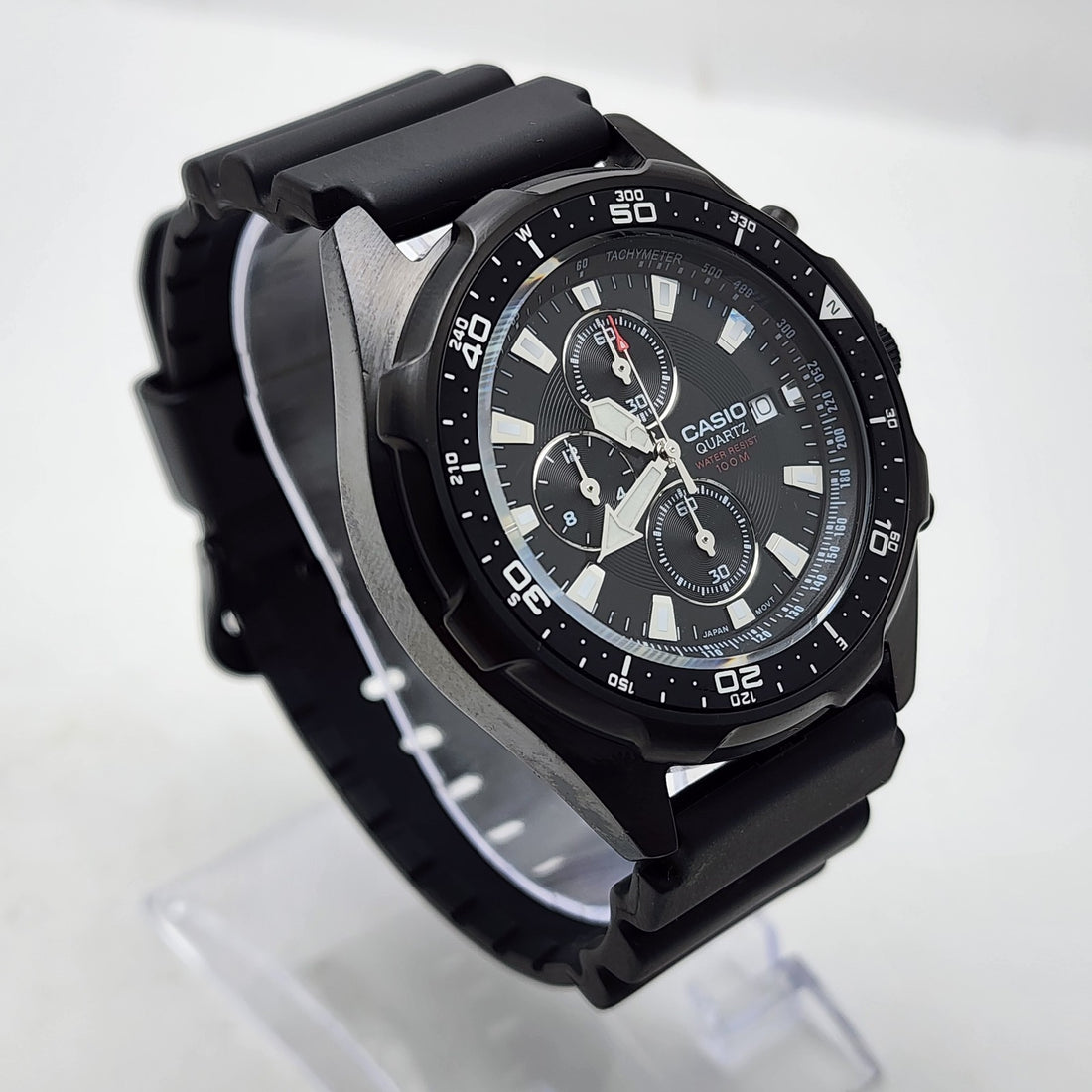 Casio AMW-330 [2328] Date Chronograph WR 100M Analog Men's Watch — Pre-Owned