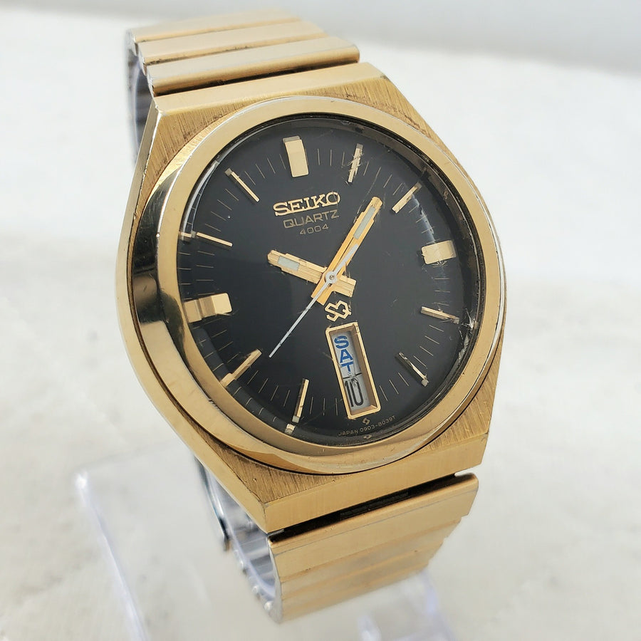 Seiko Quartz 4004 0903-8029 Day/date Gold/black 37MM Men's Watch — Pre-Owned