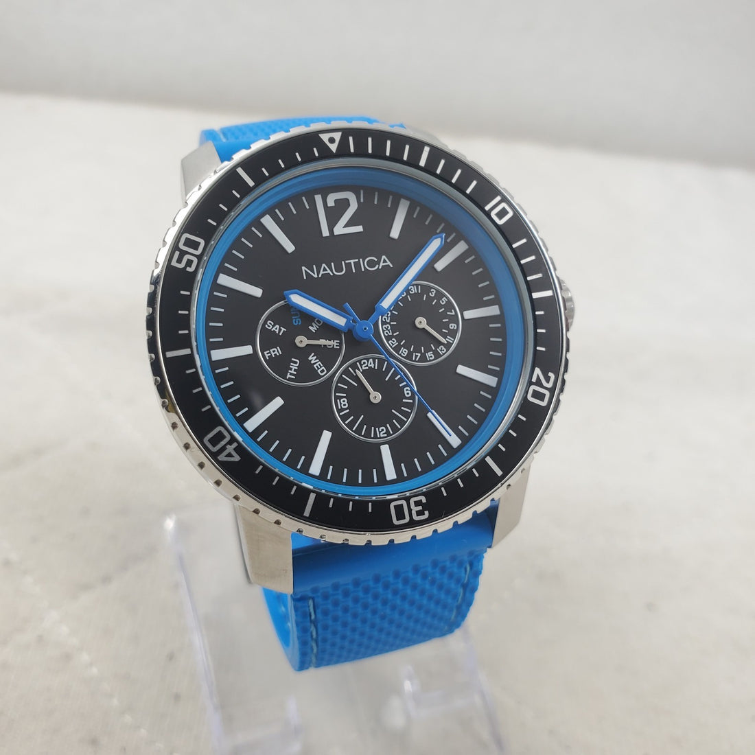 Nautica A16639G Day/date 24-HOUR Blue/black Japan Mov't Quartz 43MM Men's Watch — Pre-Owned