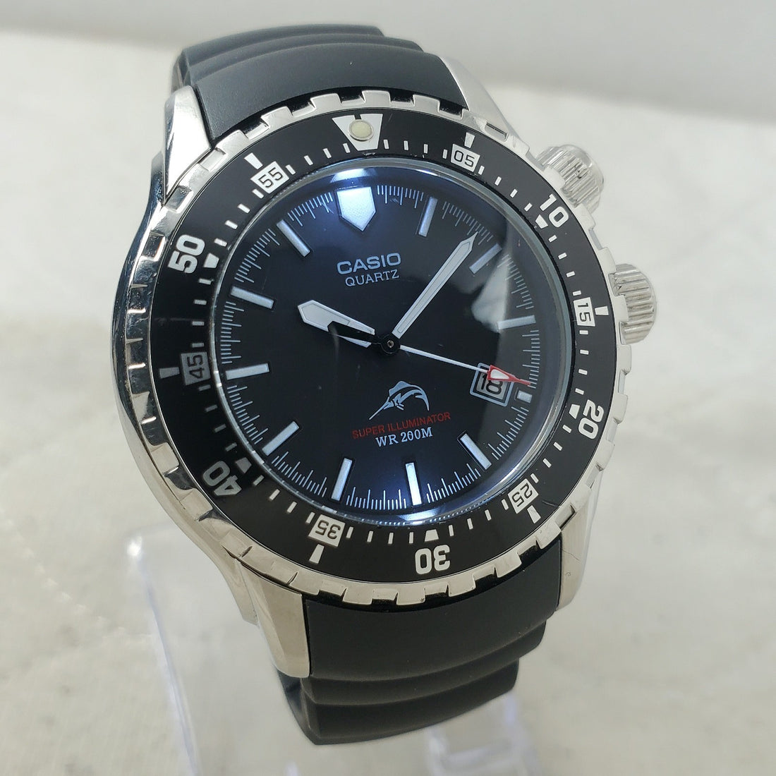 Casio Marlin Duro Super Illuminator MDV-102 Diver WR 200M Black Men's Watch — Pre-Owned