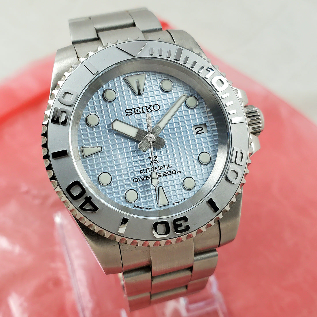 CUSTOM SEIKO MOD ICE BLUE/SILVER TEXTURED AUTOMATIC NH35 MOVEMENT MEN'S WATCH