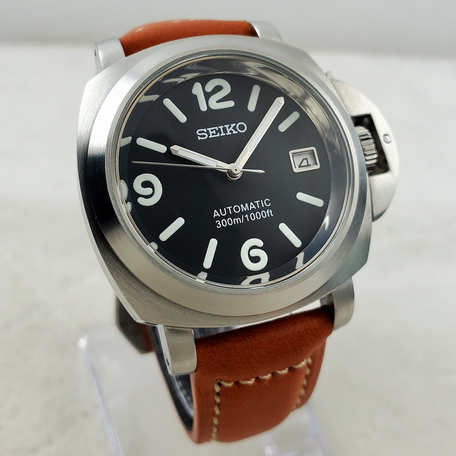 CUSTOM SEIKO MOD LUMINOUS BLACK/BROWN DATE AUTOMATIC NH35 MOVEMENT MEN'S WATCH