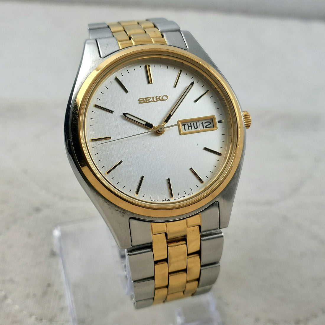 Seiko 7N43-9048 Quartz Day/date Two-tone Japan Mov't 37MM Men's Watch — Pre-Owned