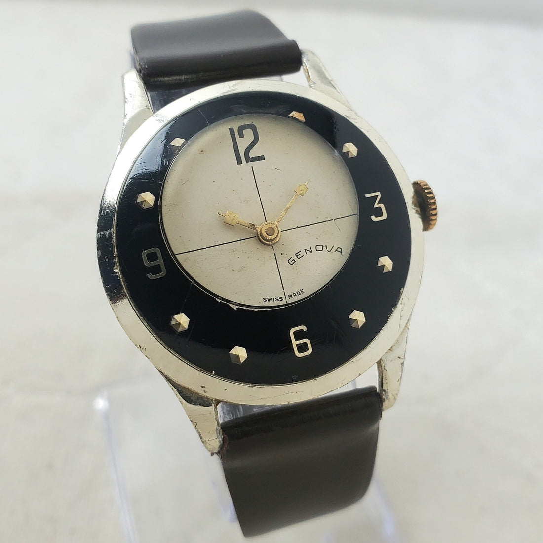 Genova Tuxedo Crosshair Swiss Made Handwind 34MM Men's Watch — Pre-Owned